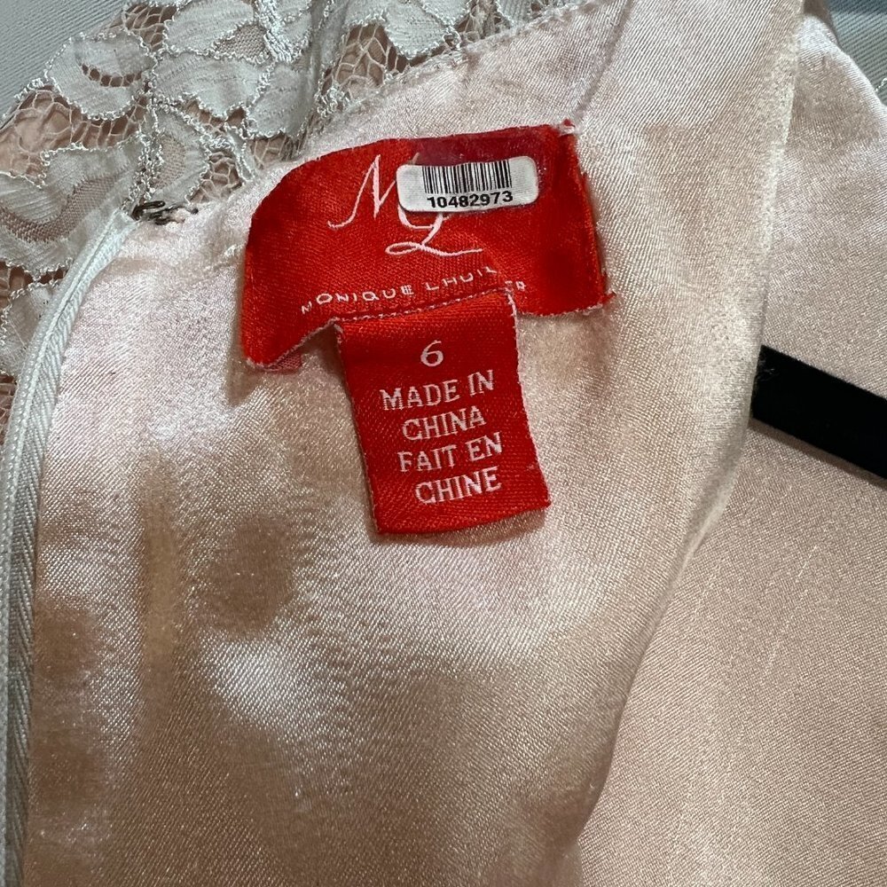 Monique Lhuillier Ivory Blushing Envy Lace Dress $495 - Picture 9 of 11